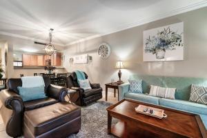 Luxury Condo, Sleeps 6, 3.2 Miles to Dollywood