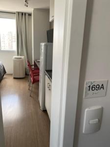 MV 169A Autêntico Apartamento Em Frente Ao Metrô Brás ! - Rua Coronel Mursa, 56 - Bras