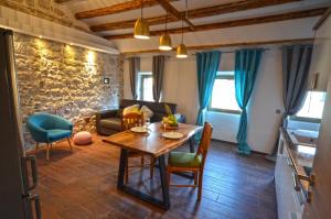 Apartments with WiFi Rovinj - 20845