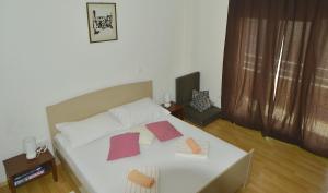 Apartments with parking space Kastel Novi, Kastela - 22244