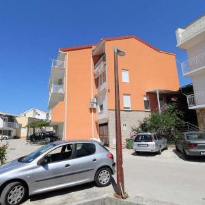 Apartments with a parking space Zivogosce - Blato, Makarska - 22253