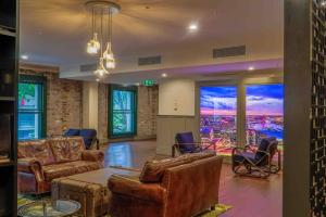 Best location in the CBD; pool, gym, rockclimbing +7 other amenities