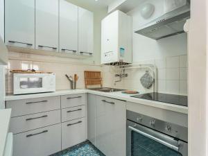 Appartement au calme à 300 m des plages, 2 chambres, parking, jardin, Guéthary - FR-1-4-686