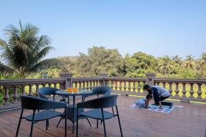 SaffronStays Tudor San Ann - 5BR Candolim villa with infinity pool, lift & sunrise-view rooms near beach