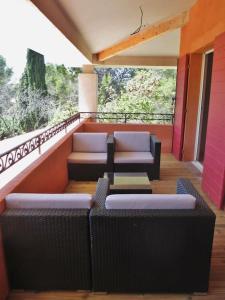 appartement T3 dans propriété de 5000m2 avec piscine