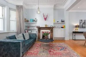 Cozy Townhouse with Table Mountain Views - Vredehoek