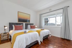 Three Anchor Bay 2BR Near Beach Cafes & Promenade