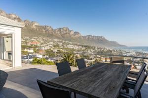 Luxury Camps Bay Stay with Stunning Sea Views