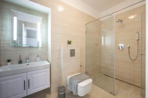 Graceful & Cozy Dream Home next to the Opera House