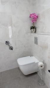 VILLA Ô Chris spacieuse, 2 Terrasses, 1 SPA, à 15 mn de Marseille, de la Côte bleu et Aix en Provence