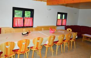 Brunarica Petric - Bela krajina - Komarna vas - Smučišče Gače - Semič