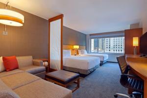 Queen Room with Two Queen Beds, Sofa Bed and Accessible Tub room in Hyatt Place Chicago River North