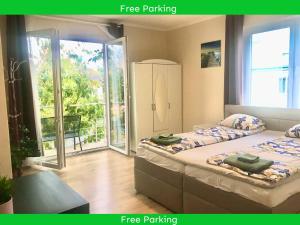 King Room with Balcony room in Fresh house