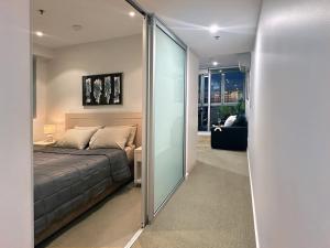 Penthouse Sky View Apartment CBD 2BR Apartment Balcony Spa Access Sleeps 6
