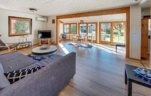 2 Bedroom Nice Home In Tyringe