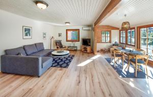 2 Bedroom Nice Home In Tyringe