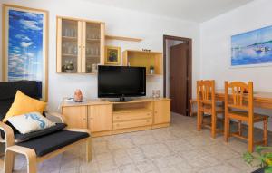 Nice Apartment In Los Alcazares