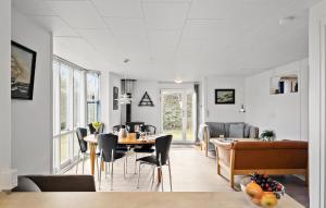 2 Bedroom Gorgeous Home In Hadsund