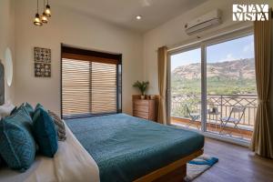 StayVistas Kaarma Villa - Valley-View Villa with Outdoor Pool, Lawn featuring a Gazebo & Machan