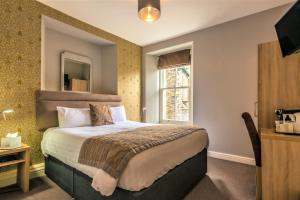 Standard Double Room room in The Lamplighter Dining ~ Rooms