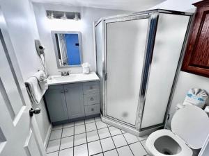 Pelican Beach 2004 by Pelican Beach Management