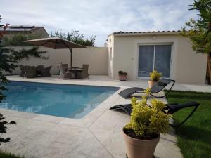 Maisons de vacances Studio NEUF avec piscine : photos des chambres