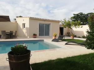 Maisons de vacances Studio NEUF avec piscine : photos des chambres