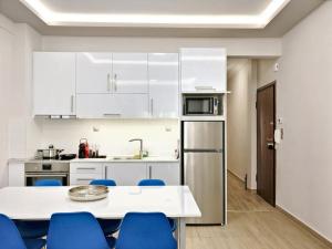 City Center Apartment with a Modern Breeze