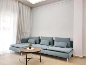 City Center Apartment with a Modern Breeze