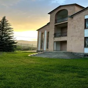 Luse Guest House - Gandzakʼar