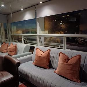 FRESH ATLANTiC OCEAN ViEW STUDiO Halaal