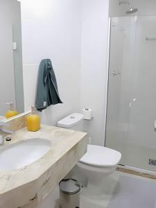 Apartamentos de 2 quartos com piscina na Praia dos Anjos