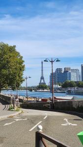 Le Bord de Seine - Paris