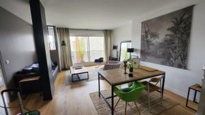 Le Bord de Seine - Paris