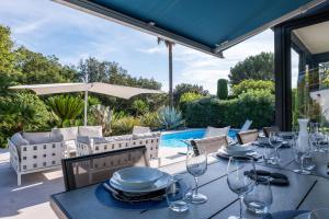 Villas Vacation villa swimming pool and petanque court ! : photos des chambres