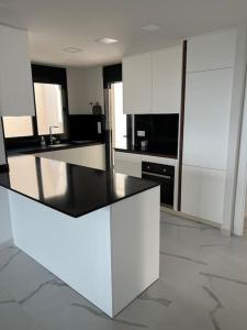 Très spacieux appartement de luxe avec vue sur la mer et les salines