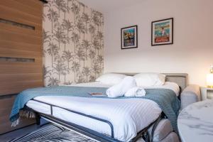 RARE ! Studio with terrace 5min walk to the Palais