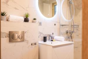 RARE ! Studio with terrace 5min walk to the Palais