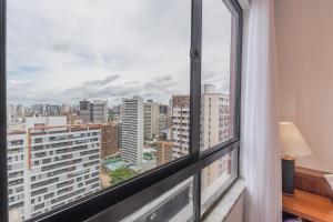 Vista Alta - 150 metros BEIRA MAR - Garagem - Recepção 24horas - Smart TV - Cozinha Completa - Ar Condicionado Sala e Quarto - Internet 100Mb Upload e 50Mb Download