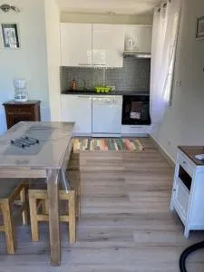 Mini villa villa Gallargues le Montueux jardinet / piscine partagée - Aigues-Vives