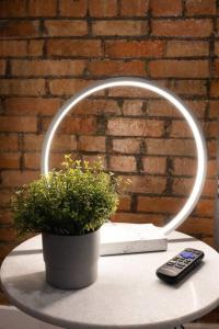 Central OTR, Lux King Bed, Fast Wifi, Fully Equipped, 50in TV, Sleeps 3ppl