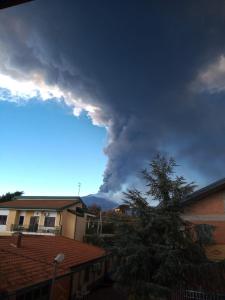 Stanza 30 euro per 2 ore Acireale