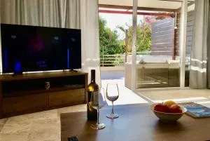 Studio on the beach - 沃里亚戈米尼湖