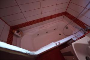 Rouge by G Centrul de Afaceri&Stadion