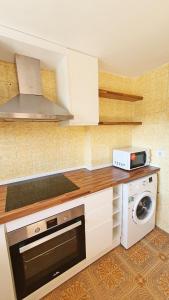 CHIMO PLAYA - En primera línea de playa ( Alquiler solo familias )