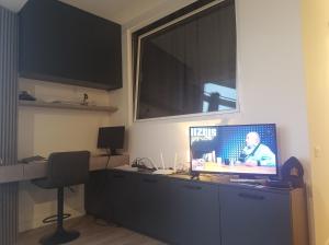 Premium apartment with private Parking, Pool with Adriatic view