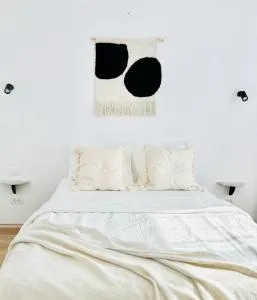 Urban Parkside Retreat Cozy 2-Bed Ap by Metro - Bîrzeşti