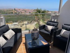 Precioso apartamento con vistas a mar y montaña en Manilva