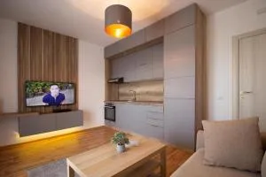 Laurel Apartments - Ravanj