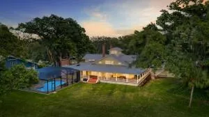 The Plantation House! Waterfront view! Free pool heat! - Palma Sola Park